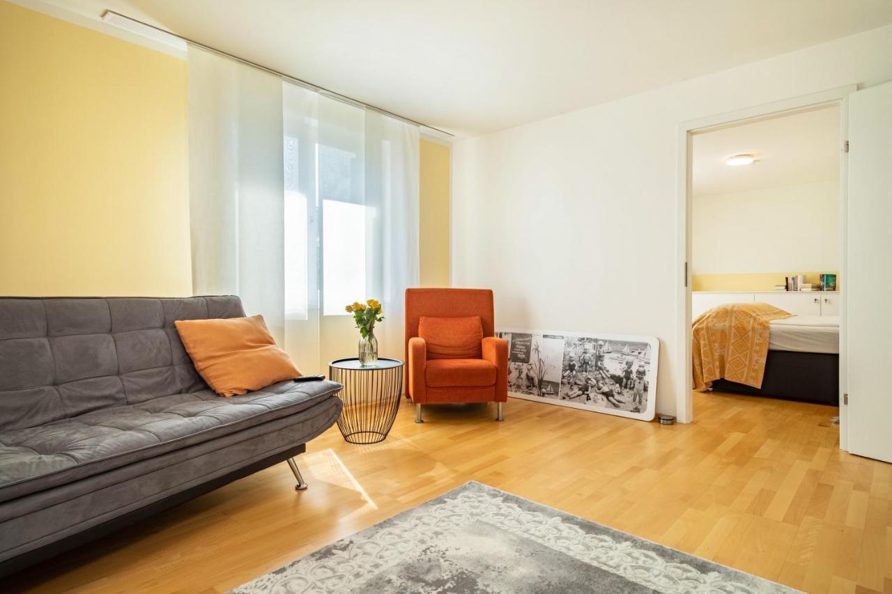 Apartment 21 *