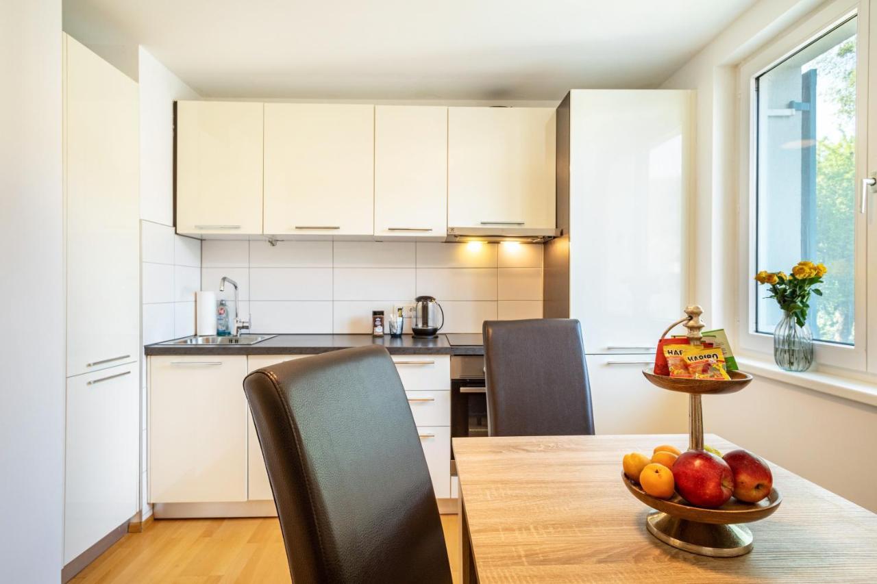 Apartment 21 *